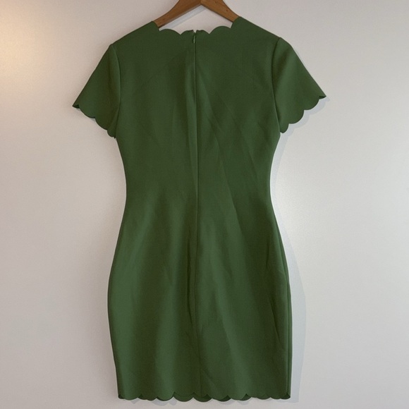 Likely Scallop Manhattan Bodycon Mini Dress Green NEW - Picture 7 of 14